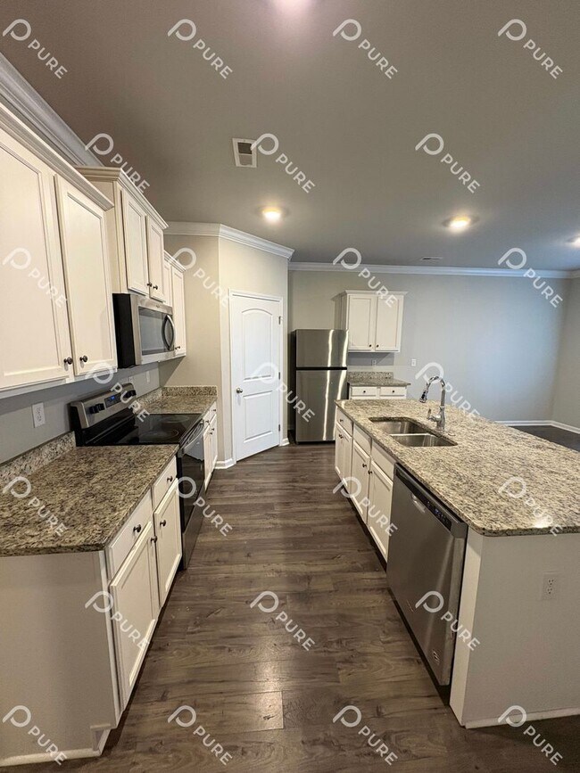 Building Photo - 14170 Lannister Ln