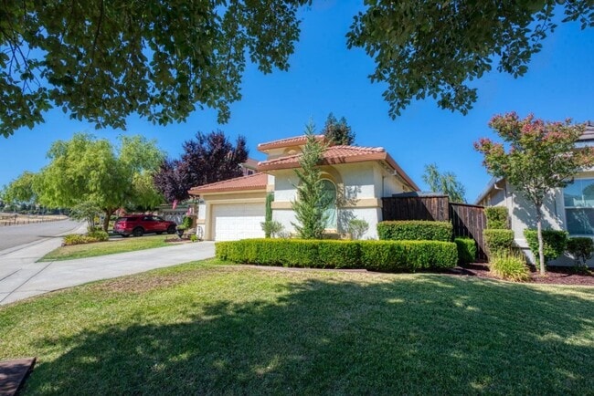 Building Photo - Amazing Large 3 Bedroom 2 Bathroom Home for Lease in Patterson