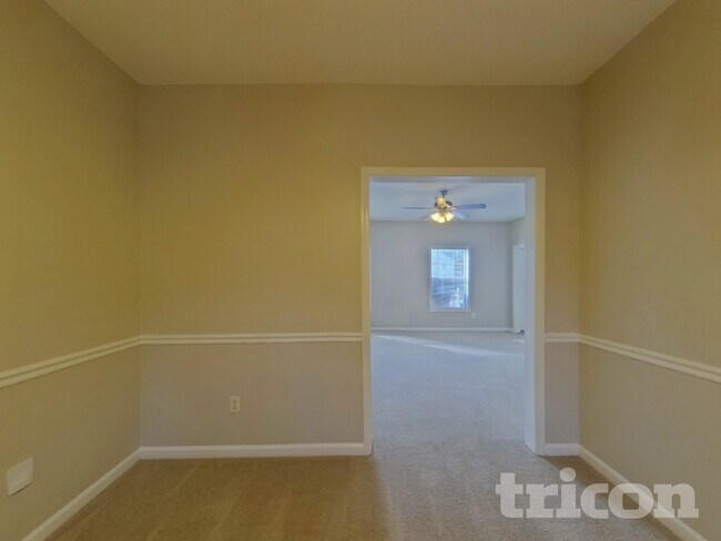 Foto del edificio - 5774 Broadleaf Way