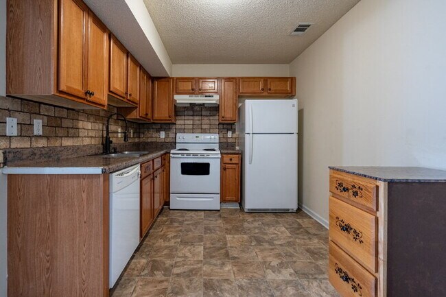 Foto del edificio - 43 Middlebrook Dr