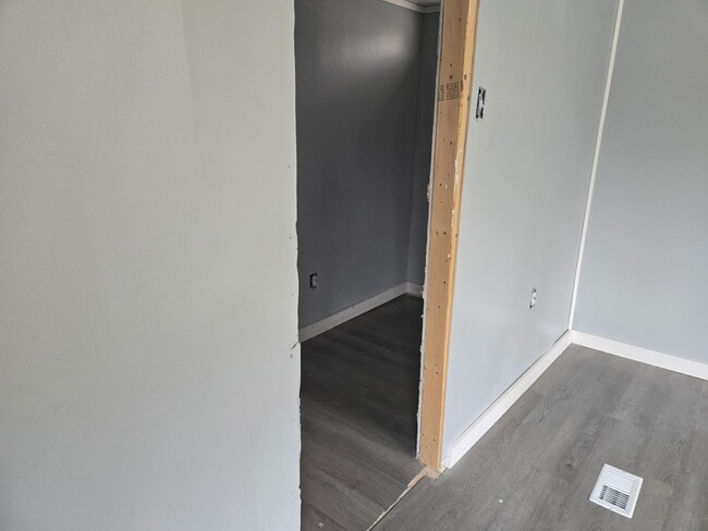 Foto del edificio - 435 Parsons Rd