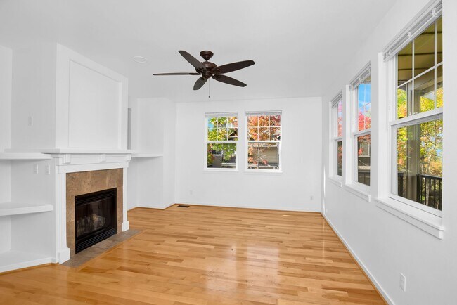 Foto del edificio - 1904 16th Ln NE