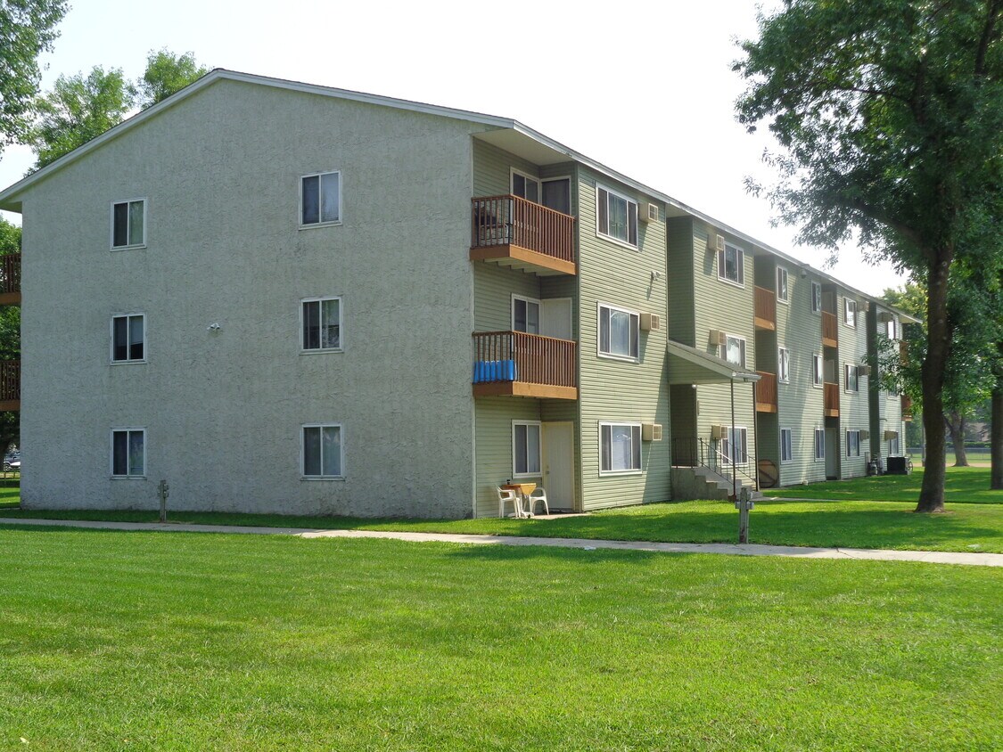 Primary Photo - 808 E Evergreen Ave