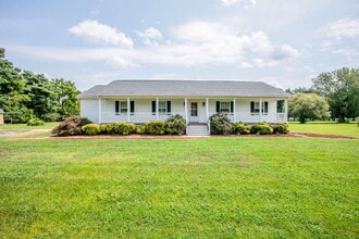 Building Photo - 15617 Mockingbird Ln