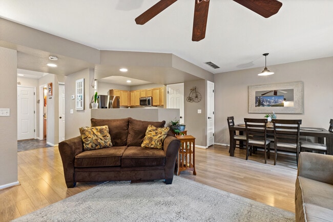 Building Photo - 708 Crown Ridge Ln