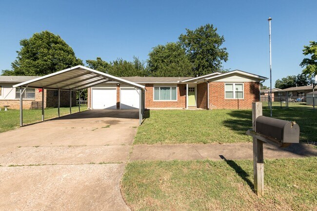 Foto del edificio - 4 Bed / 2 Bath in East Tulsa!