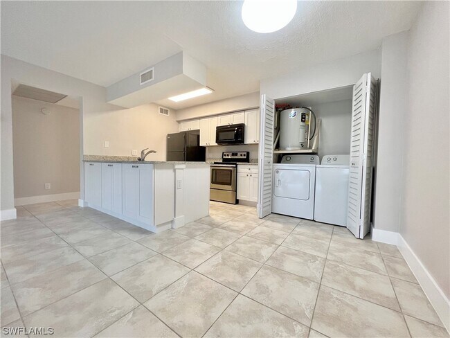 Foto del edificio - 5321 Summerlin Rd