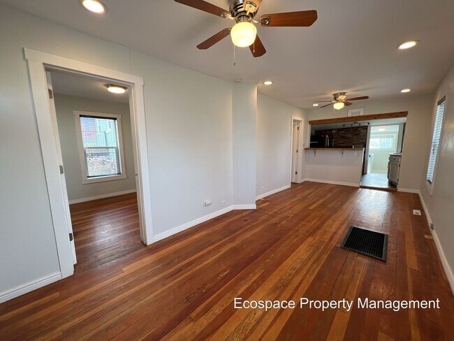 Foto del edificio - Cozy 2 Bed 1 Bath Bungalow in Denver's Globeville Neighborhood