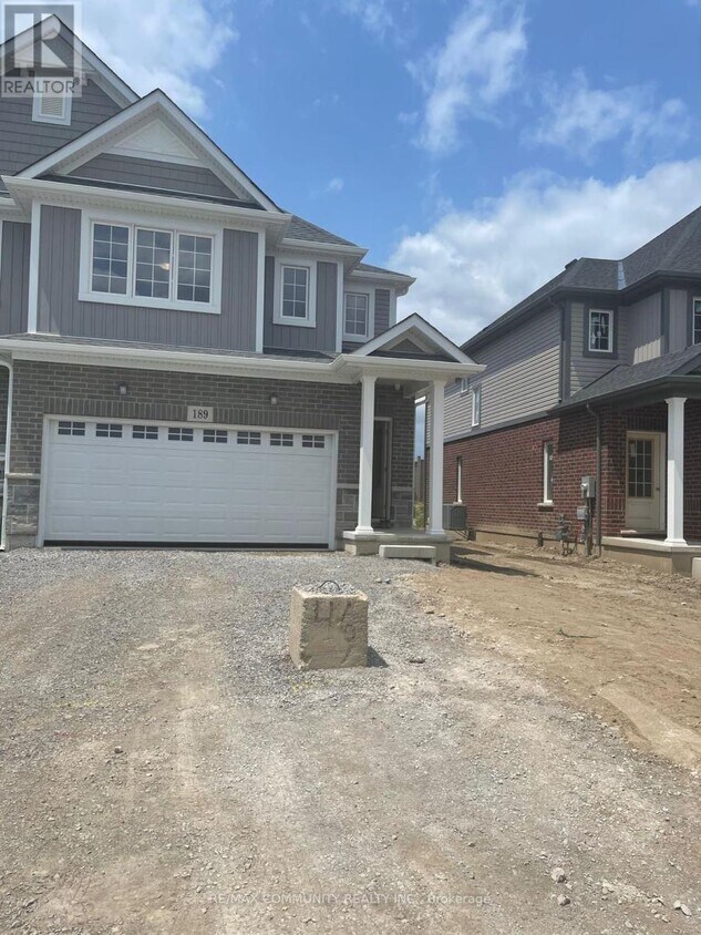 Photo principale - 189 Bur Oak Dr