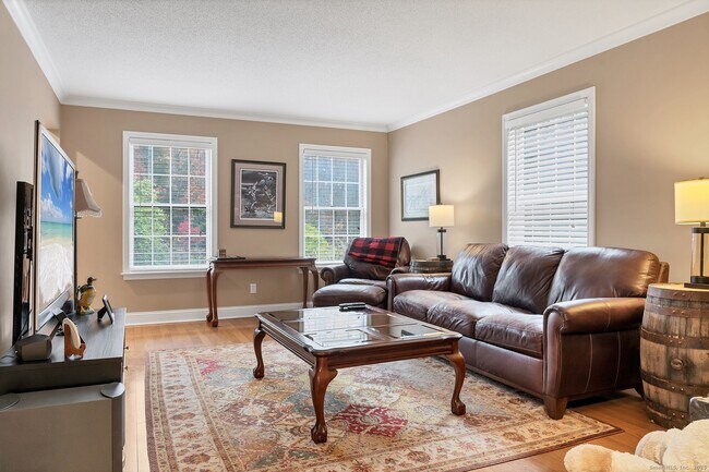 Foto del edificio - 113 Flat Rock Rd