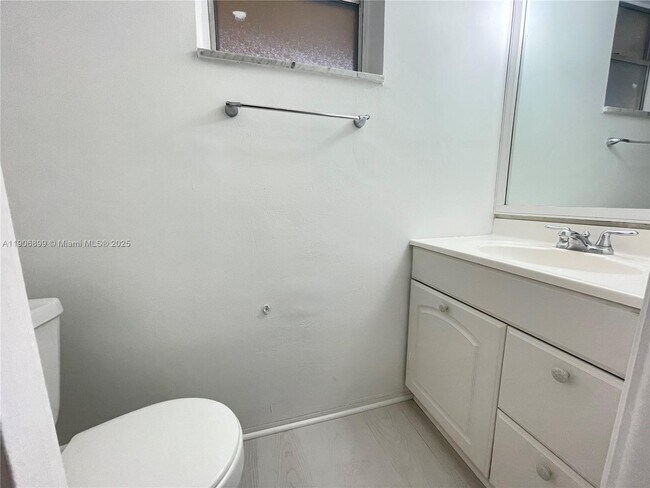 Foto del edificio - 2810 NE 201st Terrace