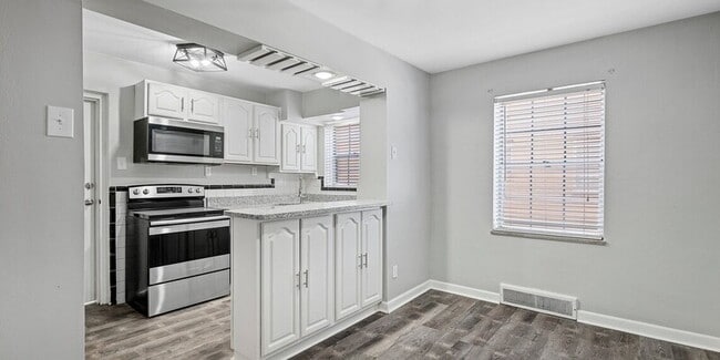 Building Photo - 5836 Sunshine Dr