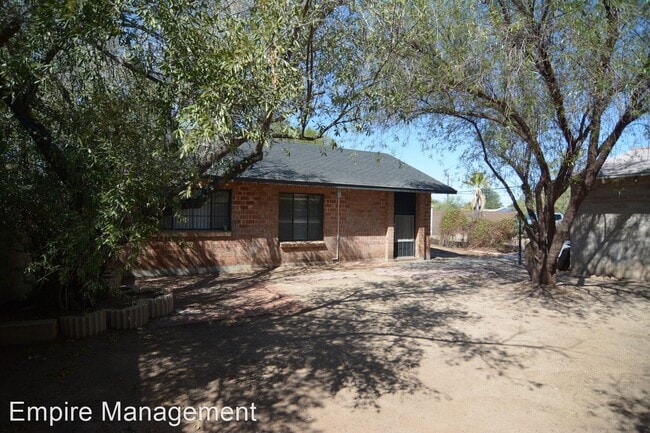 Building Photo - 1 br, 1 bath House - 3414 E. Pima St