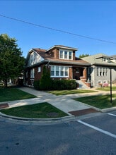 Building Photo - 5058 W Carmen Ave