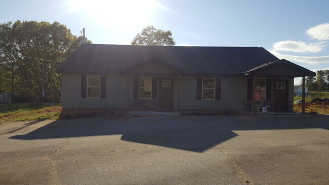 Building Photo - 222 Griffin Mill Rd