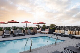 Building Photo - Denizen