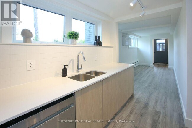 Photo du bâtiment - 1450 Avenue Rd