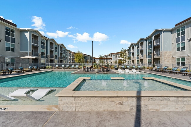 Building Photo - The Grace at Creekside