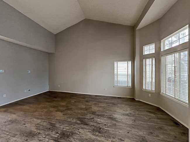 Foto del edificio - 19744 E Harvard Dr