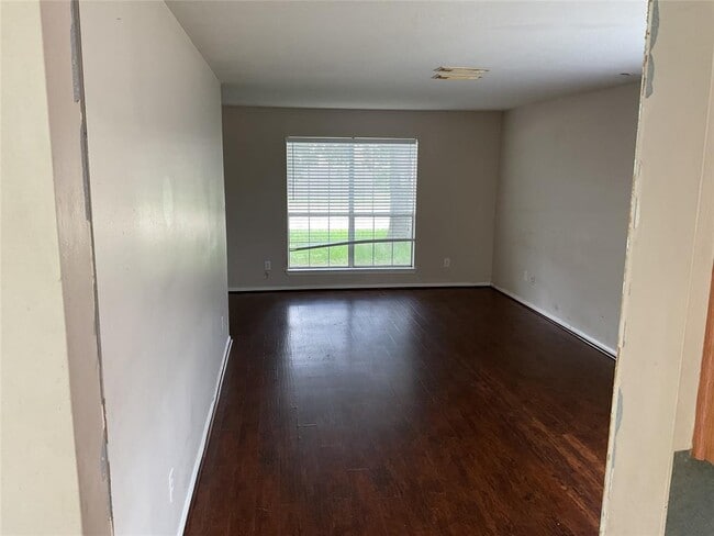 Building Photo - 3110 Meadow Bay Dr