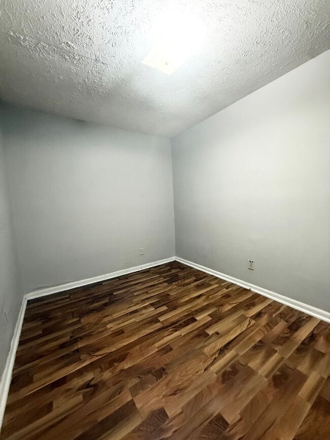 Photo - 1911 Park Ave Apartment