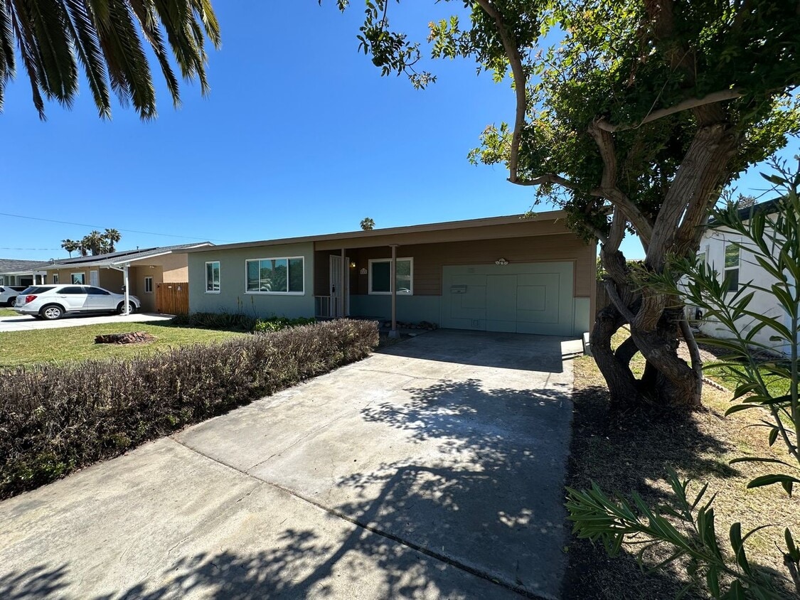 Primary Photo - Beautiful remodeled 3 bedroom 1.5 bath hom...