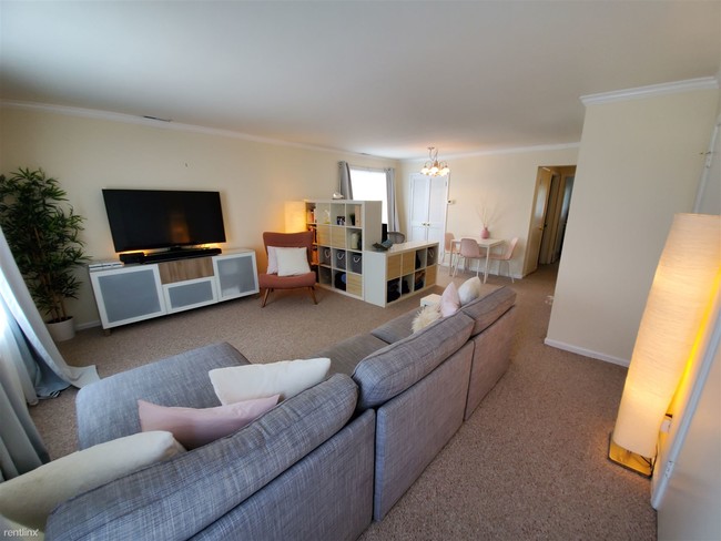 Building Photo - 2 br, 1 bath Condo - 31 Stuart Ave Apt 16