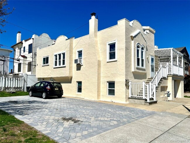 Building Photo - 105 Mitchell Ave