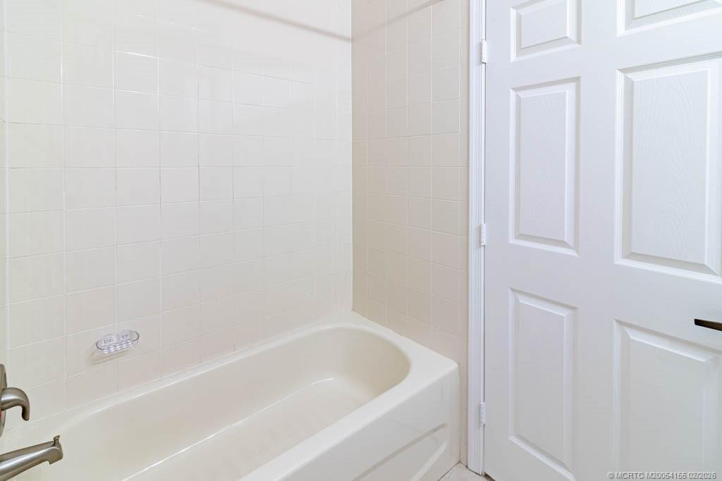 Foto del edificio - 356 SE Bloxham Way