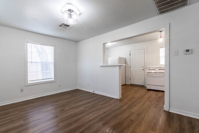 Foto del edificio - 2506 N Elm St