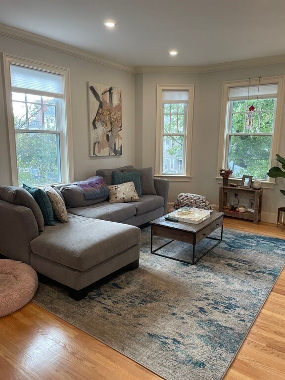 Foto del edificio - 2 Leonard Ave