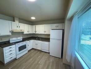 Building Photo - 310 Moccasin Trail
