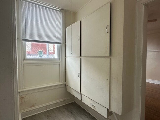 Building Photo - 17 S Morton Ave