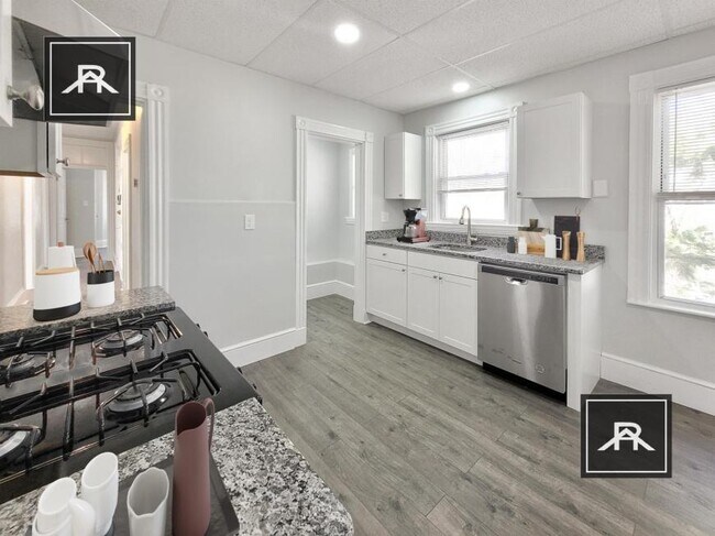 Building Photo - 3 bedroom in Boston MA 02130