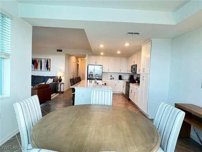 Foto del edificio - 14121 Heritage Landing Blvd