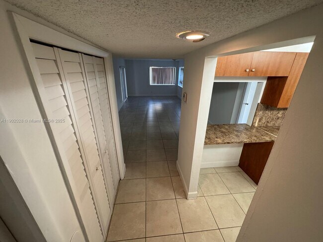 Foto del edificio - 161 Lakeview Dr