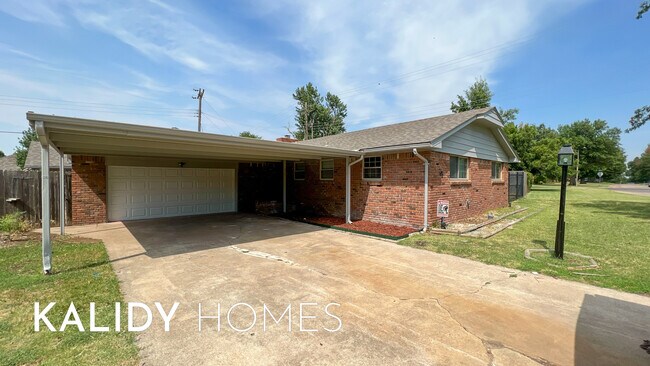 Foto del edificio - 702 Amity Ln