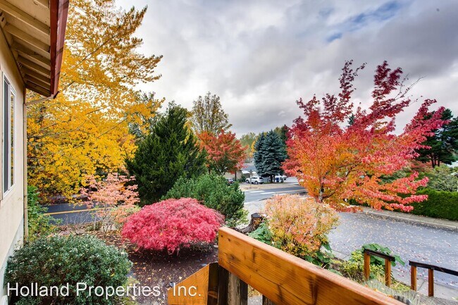 Building Photo - 15992 SW Madrona Ln