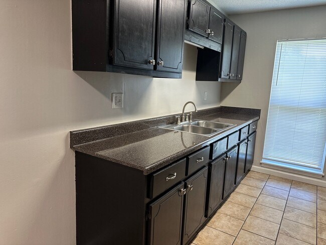Building Photo - 32 Markwest Cv