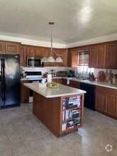 Building Photo - 633 N Placer Ct