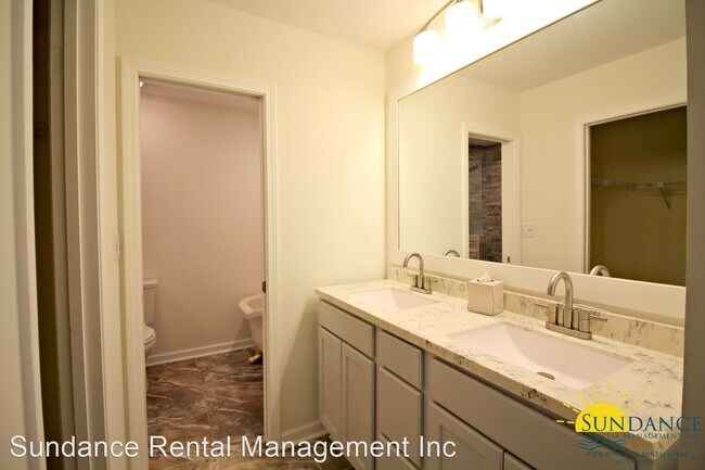 Building Photo - 3 br, 2 bath House - 125 Oak Shores Drive