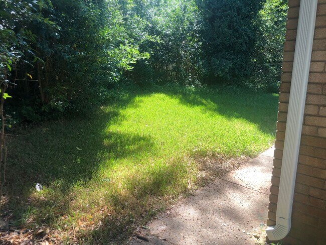 Foto del edificio - 3024-3026 Amity Garden Duplex