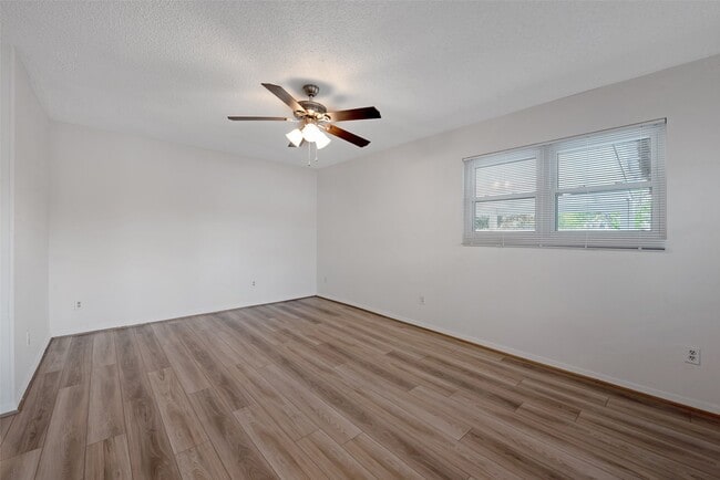 Foto del edificio - 910 Judiway St