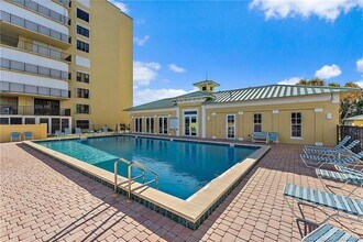 Building Photo - 7370 S Ocean Dr