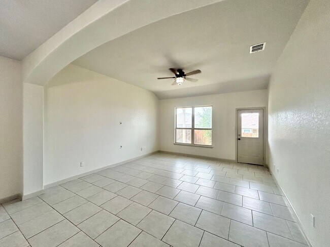 Foto del edificio - Beautiful 5BED/3BATH House for Rent! Avail...