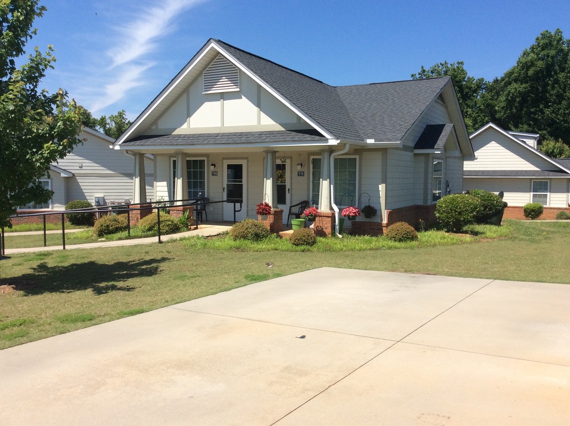 Building Photo - Creekside Landing Apartments