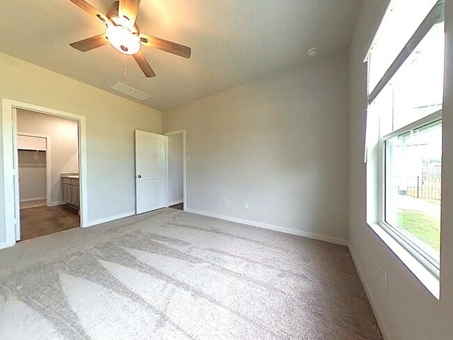 Building Photo - 523 Shoreview Dr