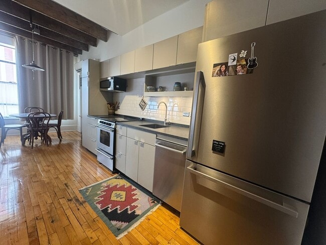 Building Photo - Knoxville Downtown living, just steps from Market Square!!  Historic Daylight Building - Studio u...