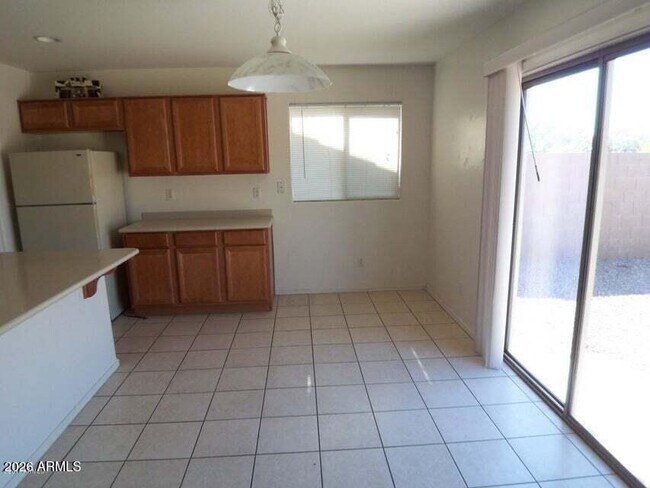 Building Photo - 3242 S 94th Dr