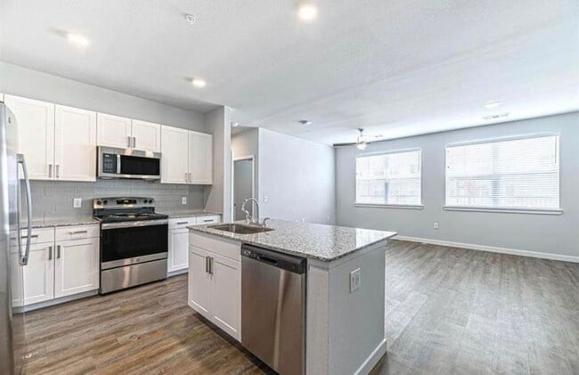 Photo - 9311 Vista W Dr Apartment